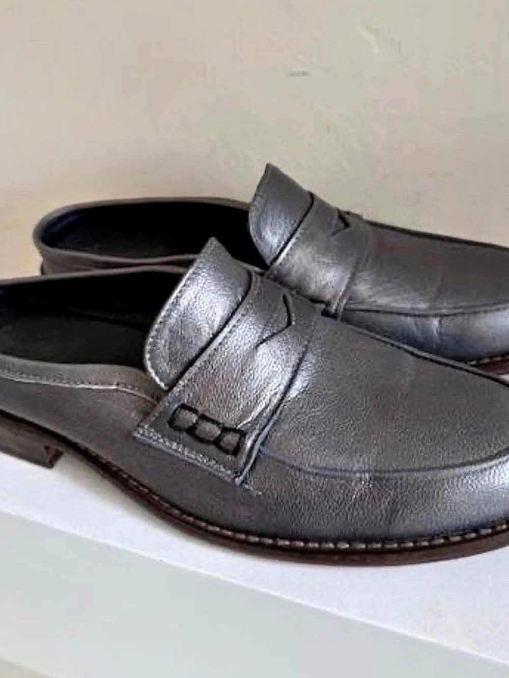 Esquivel Vero Metallic Pewter Loafers US 9. NWT
